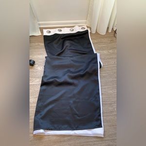 2 Blackout curtain panels 83x50